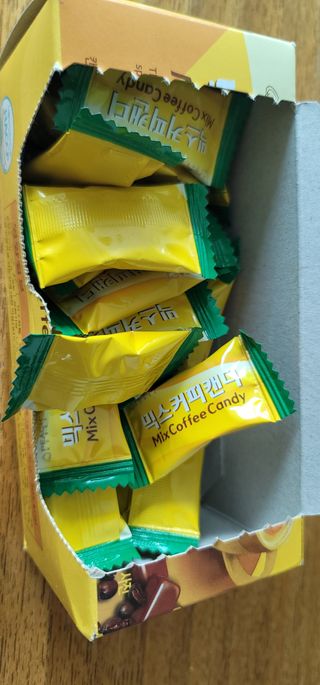 (주) 피치코리아 믹스커피캔디76g x2개입 — 5점을 준 리뷰어가 2022년 11월 올린 사용 사진