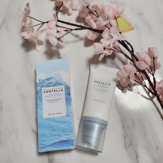 [스킨1004] 마다가스카르 센텔라 히알루-시카 워터핏 선세럼 50ml — 5점을 준 리뷰어가 2024년 5월 올린 사용 사진