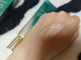 [NEW 탄력유턴 아이크림] AHC 유스 래스팅 리얼 아이크림 포 페이스 — 5점을 준 리뷰어가 2021년 4월 올린 사용 사진