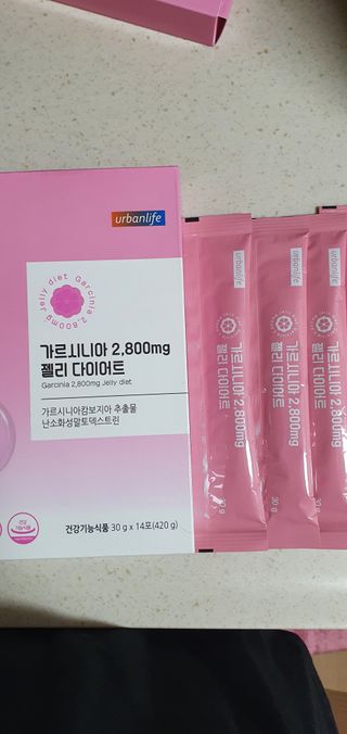 주식회사 얼굴반쪽 [얼굴반쪽 가르시니아 2,800mg] x 14포 1주 젤리 다이어트 보조제 체지방감소 — 5점을 준 리뷰어가 2021년 12월 올린 사용 사진