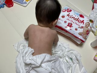킨도 프리미엄 에어드라이v2 팬티형 기저귀 — 5점을 준 리뷰어가 2021년 6월 올린 사용 사진