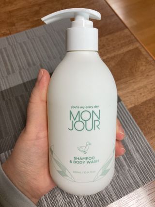 토박스코리아 몽쥬르 유아 샴푸앤워시 300ml — 5점을 준 리뷰어가 2021년 5월 올린 사용 사진