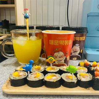 유비쿡 컵떡볶이 매운컵떡볶이2개/ 짜장컵떡볶이 2개  총 4개세트 — 5점을 준 리뷰어가 2021년 7월 올린 사용 사진