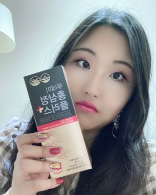 서울약사신협_투데이홍삼정플러스스틱_10g x 30포 — 5점을 준 리뷰어가 2021년 5월 올린 사용 사진