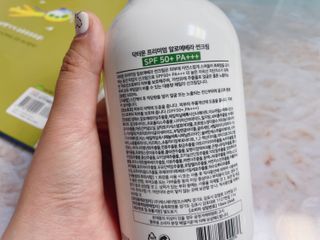 [닥터문] 프리미엄 알로에베라 선크림 500ml — 3.5점을 준 리뷰어가 2022년 6월 올린 사용 사진