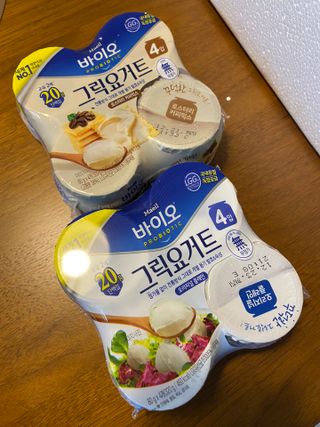 매일바이오 그릭요거트 오리지널 플레인 4개, 로스터리 커피믹스 4개 — 5점을 준 리뷰어가 2021년 12월 올린 사용 사진