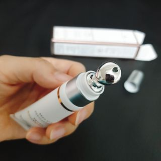 산수시 일루미네이팅 펄 영양 다크서클 스틱 아이 크림 케어 15ml — 5점을 준 리뷰어가 2021년 6월 올린 사용 사진
