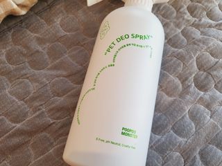[푸푸몬스터] 비건 펫 데오 스프레이(탈취제) 500ml (유향/무향 택 1) — 5점을 준 리뷰어가 2022년 7월 올린 사용 사진