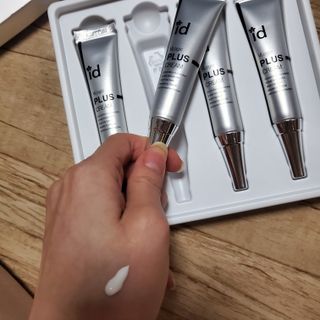 아이디플라코스메틱 아이디 브이로직 플러스 크림 15ml X 4EA — 5점을 준 리뷰어가 2022년 1월 올린 사용 사진