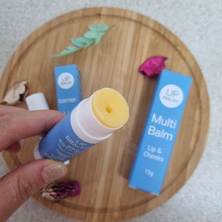 [립빠미] 립앤칙스 멀티밤 + 베리어립밤 2종 — 4점을 준 리뷰어가 2021년 8월 올린 사용 사진