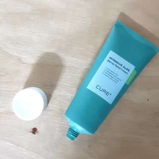김정문알로에 큐어 큐어 인텐시브 알로에 배리어 릴리프 크림 100g — 4.5점을 준 리뷰어가 2021년 4월 올린 사용 사진