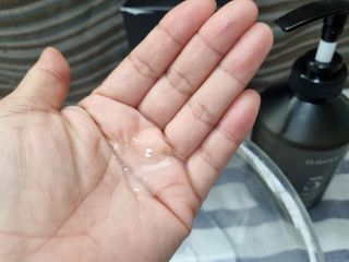 르핸스 퍼포밍 5 샴푸 비반트 포렛/베티버 포그 — 4점을 준 리뷰어가 2023년 3월 올린 사용 사진