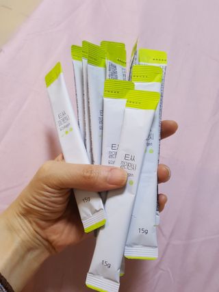 미쁨생활건강 톡쏙 깔라만시 앤 콜라겐 14포 — 4.5점을 준 리뷰어가 2021년 5월 올린 사용 사진