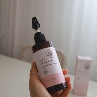 라라로즈데이 시즌2 여성청결제 200ml 아로마 페미민 클렌저, 독일더마인증 — 4.5점을 준 리뷰어가 2021년 8월 올린 사용 사진