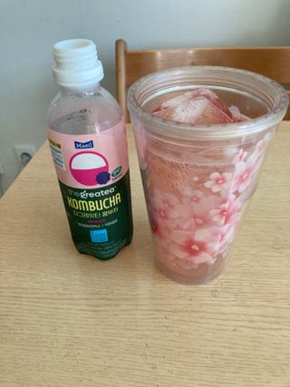더그레잇티 콤부차 [매일유업] 더그레잇티 44kcal 콤부차 300ml *12개입 (오리지널 6개+베리리치 6개) — 5점을 준 리뷰어가 2023년 8월 올린 사용 사진