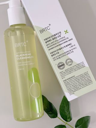 비알티씨 BRTC 안티폴루션 앤 블랙헤드 클렌징오일 300ml — 5점을 준 리뷰어가 2022년 12월 올린 사용 사진
