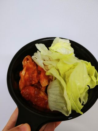 굽네몰 [굽네] 소스가 맛있는 닭가슴살 슬라이스 4종 — 5점을 준 리뷰어가 2021년 4월 올린 사용 사진