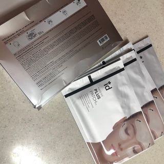 아이디플라코스메틱 아이디 페이스핏 플러스 패치 v2 — 1점을 준 리뷰어가 2021년 4월 올린 사용 사진