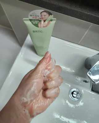 비알티씨 BRTC 시카 바이옴 블랙헤드 클렌징 폼 150ml — 5점을 준 리뷰어가 2022년 12월 올린 사용 사진
