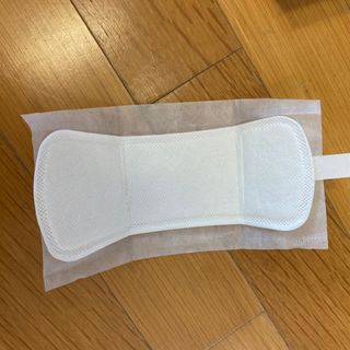 에어퀸 뉴브레스 유기농 생리대 4종 (팬티라이너 20P + 중형 10P + 대형 10P + 오버나이트 8P)_체험단 — 5점을 준 리뷰어가 2024년 5월 올린 사용 사진