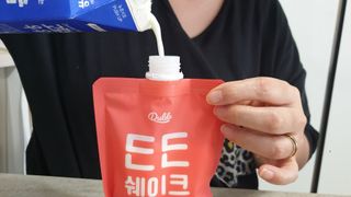 [덜다] 든든 식물성 단백질 쉐이크 40g X 7입 (곡물/딸기) — 5점을 준 리뷰어가 2023년 8월 올린 사용 사진