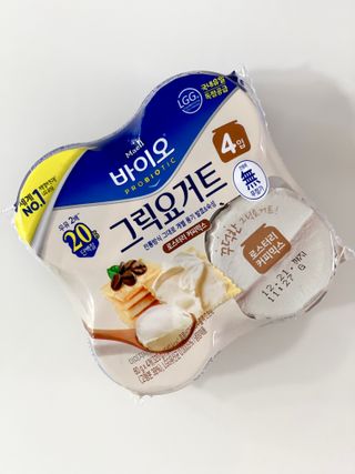 매일바이오 그릭요거트 오리지널 플레인 4개, 로스터리 커피믹스 4개 — 5점을 준 리뷰어가 2021년 12월 올린 사용 사진