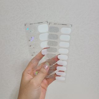 데싱디바 글레이즈 젤네일 포일 이펙트 네일_4종 중 택 1 — 5점을 준 리뷰어가 2021년 9월 올린 사용 사진