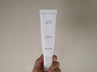 프리마인 선크림만 바꿨을 뿐인데 매일 물 2L챙겨먹고 기초케어 완벽하게 한 물빛피부 완성,셀라브UV프로텍터 — 5점을 준 리뷰어가 2023년 7월 올린 사용 사진