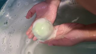 버블데이 배쓰밤 거품입욕제 버블바 6종 — 5점을 준 리뷰어가 2021년 8월 올린 사용 사진