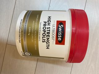 Swisse 스위스 고함량 프로폴리스 2,000mg 210정 — 5점을 준 리뷰어가 2021년 11월 올린 사용 사진