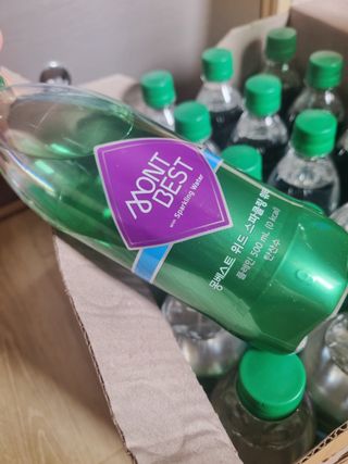 몽베스트 Montbest with Sparkling water Plain 20병 — 5점을 준 리뷰어가 2022년 8월 올린 사용 사진