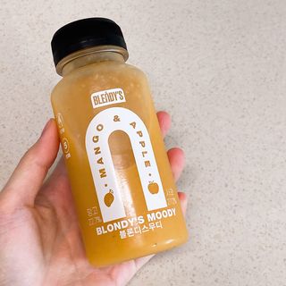 BLENDY'S 핑크 스무디+블론디 스무디 — 5점을 준 리뷰어가 2022년 3월 올린 사용 사진