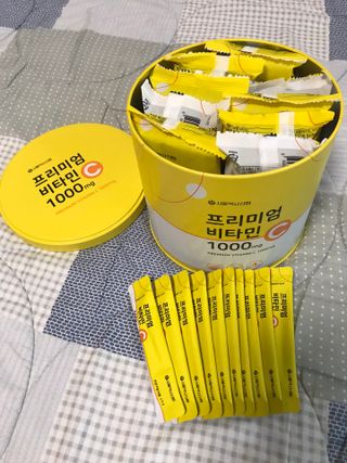 서울약사신협 프리미엄비타민C1000_2.5G x 100포 — 5점을 준 리뷰어가 2021년 5월 올린 사용 사진