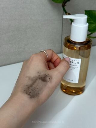 스킨1004 [SKIN1004] 마다가스카르 센텔라 라이트 클렌징 오일 200ml — 5점을 준 리뷰어가 2024년 7월 올린 사용 사진