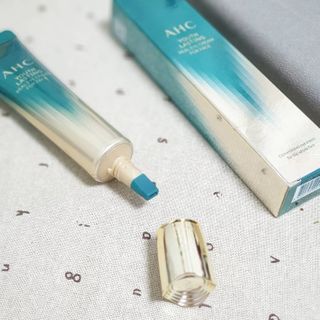 [NEW 탄력유턴 아이크림] AHC 유스 래스팅 리얼 아이크림 포 페이스 — 5점을 준 리뷰어가 2021년 2월 올린 사용 사진