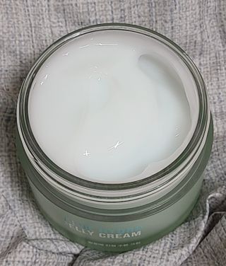 김정문알로에 큐어 큐어 알로에 리프레쉬 젤리 세럼, 큐어 알로에 하이드로 젤리 크림 — 4.5점을 준 리뷰어가 2021년 2월 올린 사용 사진