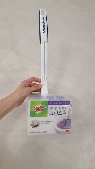 3M 스카치브라이트 크린스틱 베이킹소다 핸들 + 리필 2입 + 캐디 — 5점을 준 리뷰어가 2023년 5월 올린 사용 사진