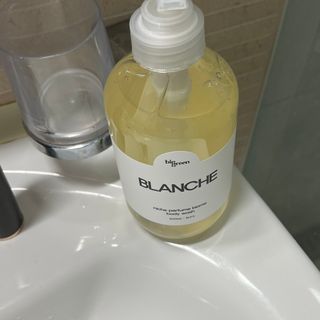 빅그린 니치 퍼퓸 바이옴바디워시 500ml(상탈, 블랙베리&베이, 블랑쉐 3종 중 택1) — 5점을 준 리뷰어가 2022년 8월 올린 사용 사진