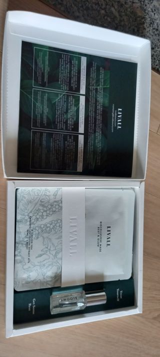 리브얼 | LIVALL 바이오셀룰로오스 마스크 레스트 앤 글로우 33ml  x 3개입 — 3.5점을 준 리뷰어가 2022년 7월 올린 사용 사진