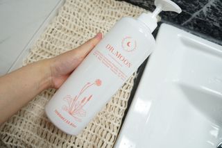 프리[닥터문] 유산균 락토케어 질경초 여성청결제 1000ml (젤타입) — 5점을 준 리뷰어가 2022년 5월 올린 사용 사진
