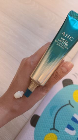 [NEW 탄력유턴 아이크림] AHC 유스 래스팅 리얼 아이크림 포 페이스 — 4점을 준 리뷰어가 2021년 3월 올린 사용 사진