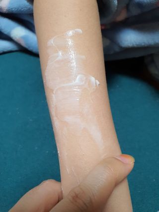 mom e 맘이 내추럴 베이비 케어 크림+바디오일 — 4.5점을 준 리뷰어가 2021년 1월 올린 사용 사진