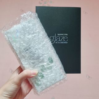 데싱디바 글레이즈 젤네일 스노쿨링 네일_5종 중 택 1 — 4점을 준 리뷰어가 2021년 8월 올린 사용 사진