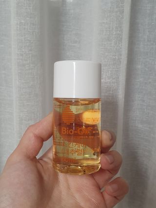 바이오오일 [바이오-오일] 스킨케어 오일 내추럴 60ml — 5점을 준 리뷰어가 2021년 5월 올린 사용 사진