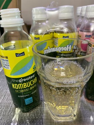 더그레잇티 콤부차 [매일유업] 더그레잇티 44kcal 콤부차 300ml *12개입 (오리지널 6개+베리리치 6개) — 3.5점을 준 리뷰어가 2023년 8월 올린 사용 사진