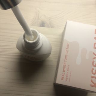 KISSY BAE 키시베이 키시베이 리얼화이트 톤업틴트 — 3점을 준 리뷰어가 2021년 7월 올린 사용 사진