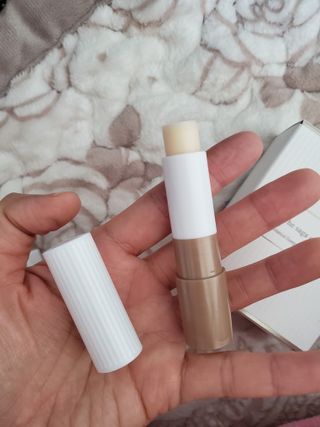 더사가오브수 [사가수] 효혜윤 보태니컬 에너지 에센스인로션 20ml /아이포올 스틱 3g — 5점을 준 리뷰어가 2023년 3월 올린 사용 사진