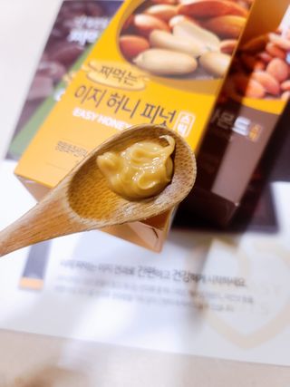 짜먹는 이지견과 짜먹는 이지아몬드, 짜먹는 이지허니피넛, 짜먹는 이지캐슈넛 각 10g X  10포 — 4점을 준 리뷰어가 2021년 1월 올린 사용 사진