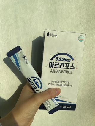 자연에온 아르긴포스 L-아르기닌 5555mg 스틱 15개입 1박스 — 5점을 준 리뷰어가 2022년 1월 올린 사용 사진