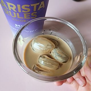바리스타룰스 돌체 라떼 — 5점을 준 리뷰어가 2023년 4월 올린 사용 사진